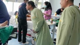 ali Kota Parepare, Tasming Hamid, memberikan apresiasi atas pelaksanaan khitanan massal yang digelar di Rumah Sakit dr Hasri Ainun Habibie, Minggu (22/6/2025). Kegiatan sosial ini melibatkan sekitar 150 anak dari berbagai wilayah di Parepare.