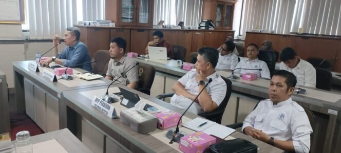 
					RAPAT DENGAR PENDAPAT (RDP)
DPD Perkindo Sulsel - Komisi D DPRD Prov. Sulsel - Dinas Bina Marga & Bina Konstruksi Prov. Sulsel - Biro Pengadaan Barang/ Jasa Prov. Sulsel
